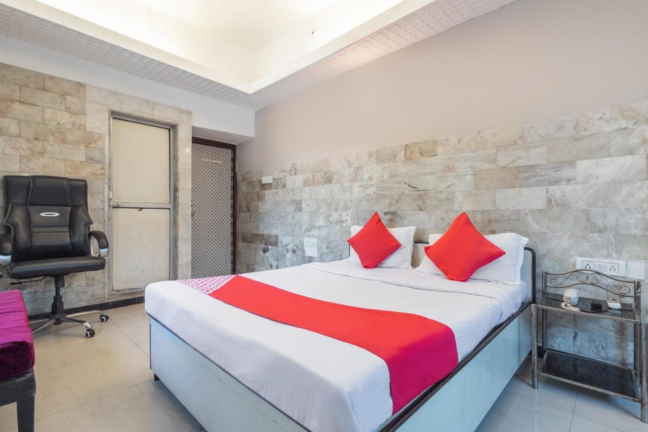 Oyo 71397 Hotel Guru Mumbai Eksteriør bilde